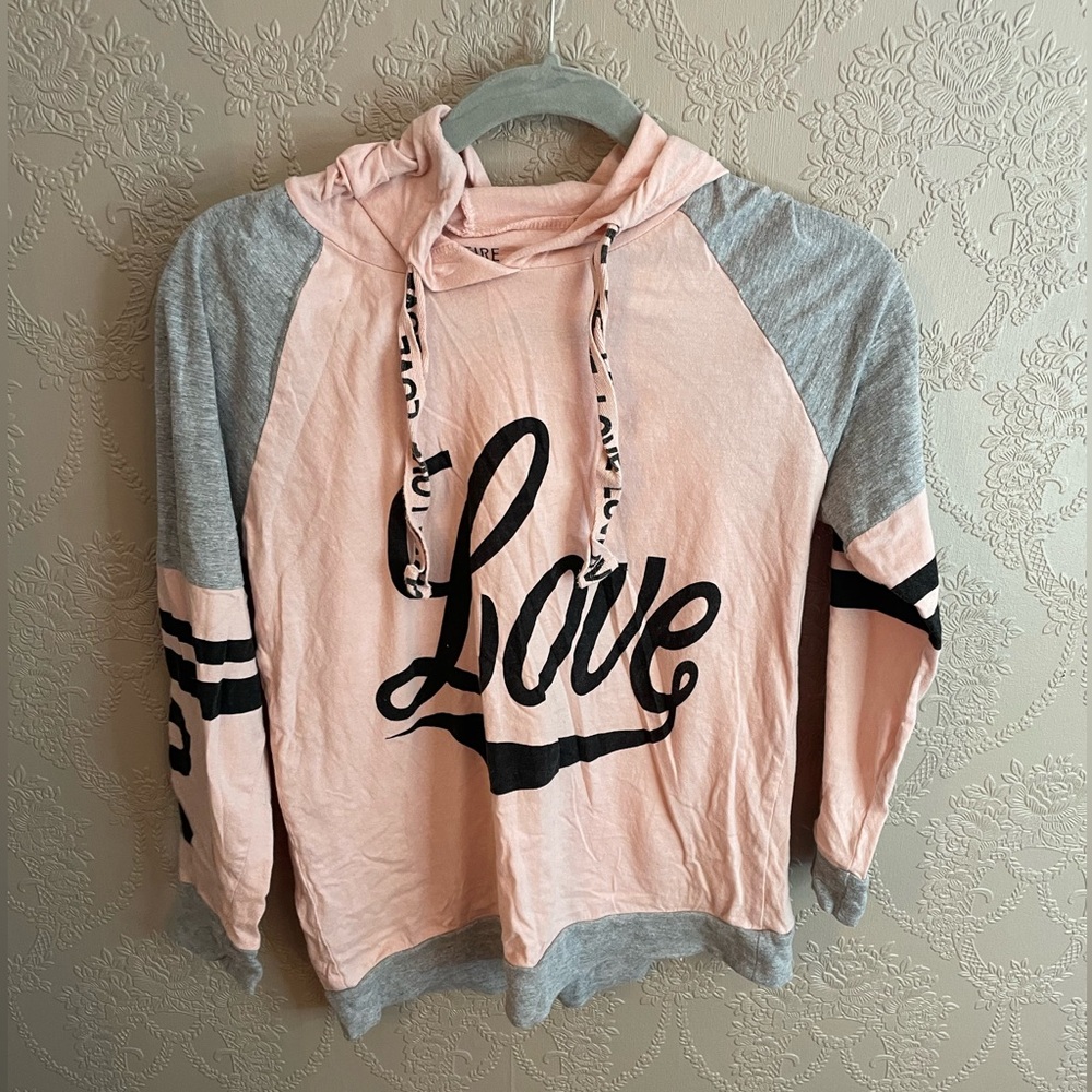 On Fire women’s pink LOVE long sleeve size medium excellent condition